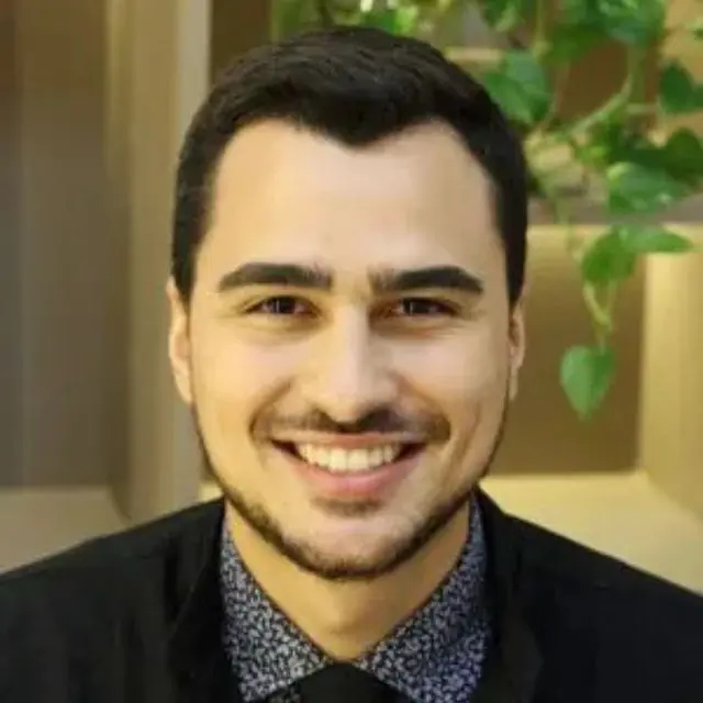 Dentista Dr. Tomás Rosa Monteiro na Invisa Clinic